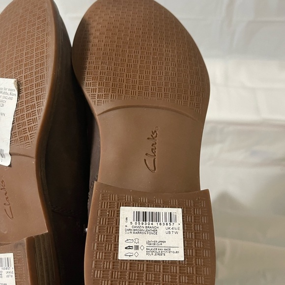 Clarks women’s brown leather buckled boots New never worn size 7 - Picture 7 of 9